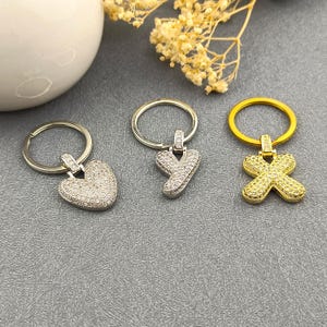 Llavero con letra de burbuja personalizado, llavero con letra 3D, llavero con letra de burbuja de circonita, joyería minimalista, regalo para el Día de la Madre
