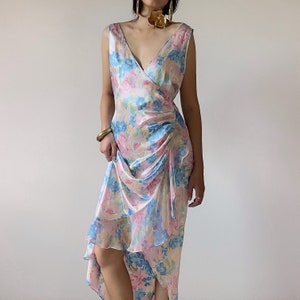 Vintage 1990s Floral Satin Nightgown (S-M)