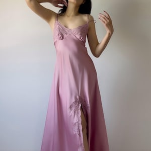 Romantic 1990s Dusty Rose Satin Slip Gown (S–M)