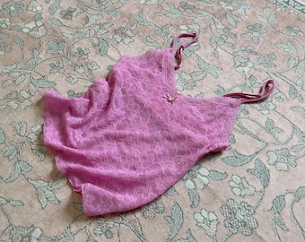 Camisola vintage de encaje de malla floral rosa chicle de Victoria's Secret, años 2000 (XS-S)