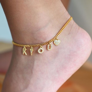 Tobillera con inicial de corazón brillante personalizada, tobillera con nombre hecha a mano con dije de corazón, pulsera de tobillo de oro personalizada, regalo para ella, tobillera con letras