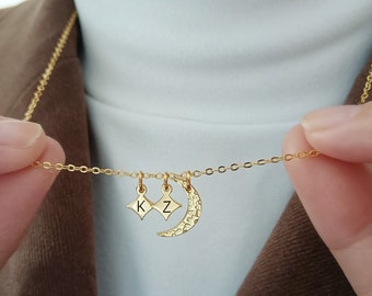 Colar personalizado de lua e estrelas, colar com letras personalizadas, colar de lua crescente, joias delicadas, presente de dia das mães, presente para ela