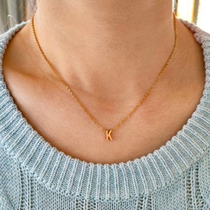 Collar inicial personalizado, collar con nombre personalizado, collar de letras, regalos para mamá, regalo de Navidad para ella, regalo de dama de honor, regalo de cumpleaños
