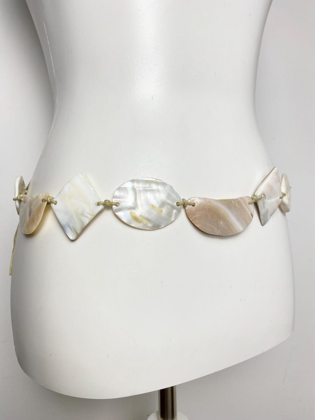 Artisan Boho Mother of Pearl Shell Wooden Bead Belt Festival Hippie Coastal Belt Mother of Pearl Waist Belt – Boho Summer Shell Belt  main image 4