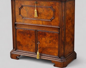 Buffet classique italien en loupe de noyer, restauré, datant des années 1950 ; pièce unique.