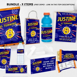 Könnte beinhalten: Ein Set aus neun druckbaren Partyartikeln für eine Geburtstagsparty mit einem blauen, orangen und gelben Zielscheiben-Motiv. Die Artikel umfassen eine Geschenktüte, ein Wasserflaschenetikett, ein Saftkartonetikett, ein Chipstüten-Etikett, ein Süßigkeitentüten-Etikett, ein Geschenkbox-Etikett, eine Geburtstagseinladung und zwei Etiketten für eine Wasserflasche. Der Text auf den Artikeln lautet "Justine wird 8 Jahre alt".