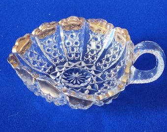 Vintage Pressed Glass Nappy Dish with Gold Trim – Starburst Pattern, Scalloped Edge, Loop Handle – Mid-Century Elegance