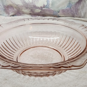 Elegant Vintage Pink Embossed Glass Bowl with Decorative Handles – Retro Charm and Functionality – Perfect for Decoration or Serving