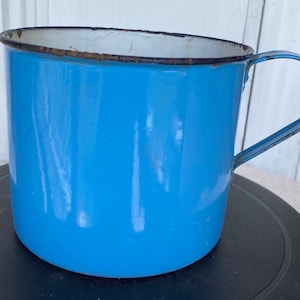 Vintage Enamelware Cup ~ Blue Enamelware Cup ~ Antique Enamelware Cup ~ Enamelware Mug ~ Rustic Blue Enamelware ~ Chippy Paint