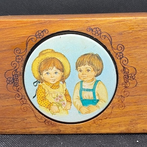 Vintage 1980 Toystalgia Wood Wind-Up Music Box Coin Bank – “It’s a Small World” (Non-Working Music)