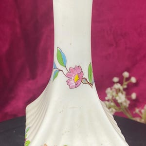 Vintage Aynsley England Fine English Bone China Pembroke Vase – Gold Rim, Square Shaped, 18th Century Reproduction