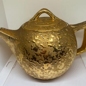 Vintage McCoy 24k Gold Sunburst Weeping Teapot - Elegant Collectible