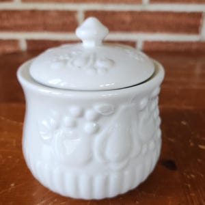 Libbey 5&quot; Tall White Ceramic Canister Sugar Bowl with Lid – Embossed Fruit Design – Vintage Farmhouse Kitchen Decor