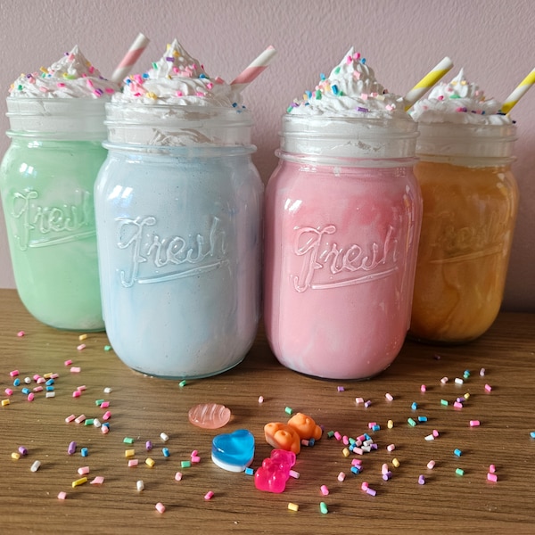 Fake Milkshake, 50's Diner, Diner Theme, Fake Food Decor, Diner Kitchen, Pastel Party, Summer House, Spring Decor, Foodie Gifts