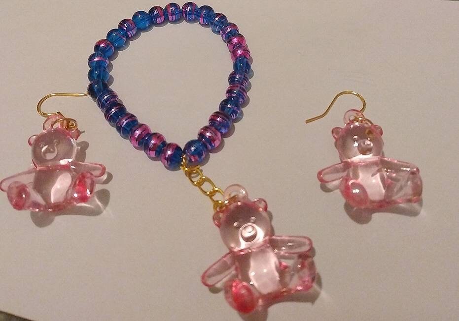 Details about   Memory Wire Bracelet & Earrings Gummy Bear Fits Women Child Doll Handmade NEW 