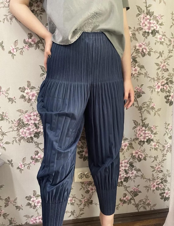 PLEATS PLEASE サルエルパンツ ダーク　黒サイズ5 Rare!! Pleats Please Issey Miyake Fluffy Sarouel Pleated