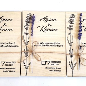 Invitación de boda de madera y lavanda, invitación de boda de lavanda, invitación de boda de lujo, invitación de boda de madera elegante, invitación floral