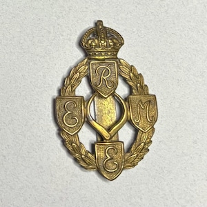 WWI WWII British Royal Electrical Mechanical Engineers,  Cap Badge, Army, Insignia, Militaria, Military, Regalia, Great Britain, Brass
