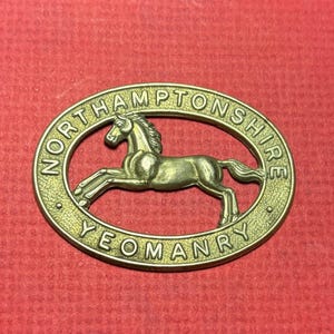WWI WWII 2nd NORTHAMPTONSHIRE Yeomanry Regiment Cap Badge, British Army Royal Regiment,   Insignia Militaria Military Great Britain, Regalia