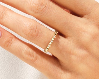 Minimalist Heart Moissanite Ring / Heart-Shaped Solid Gold Moissanite Wedding Ring / Dainty Heart Wedding Ring for Women / Gift for Her