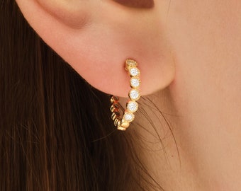 14k Gold Milgrain Moissanite Huggies/ Round-Cut Simulated Diamond Huggie Earrings/ Bezel Set Moissanite Earrings/ Minimalist Birthday Gift