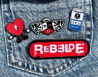 Broche metálico esmaltado RBD, Rebelde, Rebelde, novelas, latina, broches de chapéu mexicano Mía Colucci, broche metálico, lembrancinhas de Natal, presentes para ela