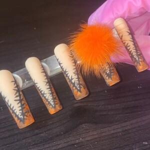 Spooky Vtip Press Ons | Press On Nails
