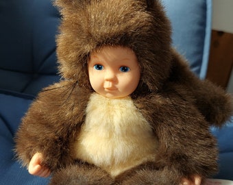 vintage Anne Geddes Baby Doll, verkleed als baby eekhoorn / Squirrel , collectables uit de negentiger jaren