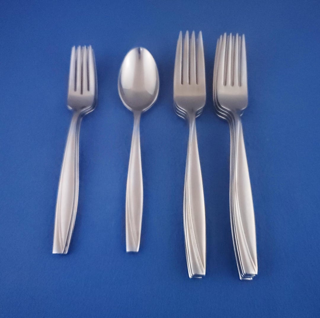 Oneida Camlynn Cleo Frost Stainless Steel Flatware Set - Geometric Frosted Handle 6 thumbnail image