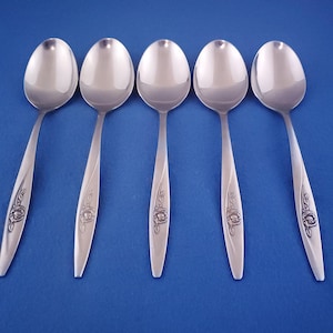 Oneida LASTING ROSE ~ Soup Spoons 6 7/8&quot; ~ Stainless Beautiful Vintage Flatware ~ Sold in Sets of 5
