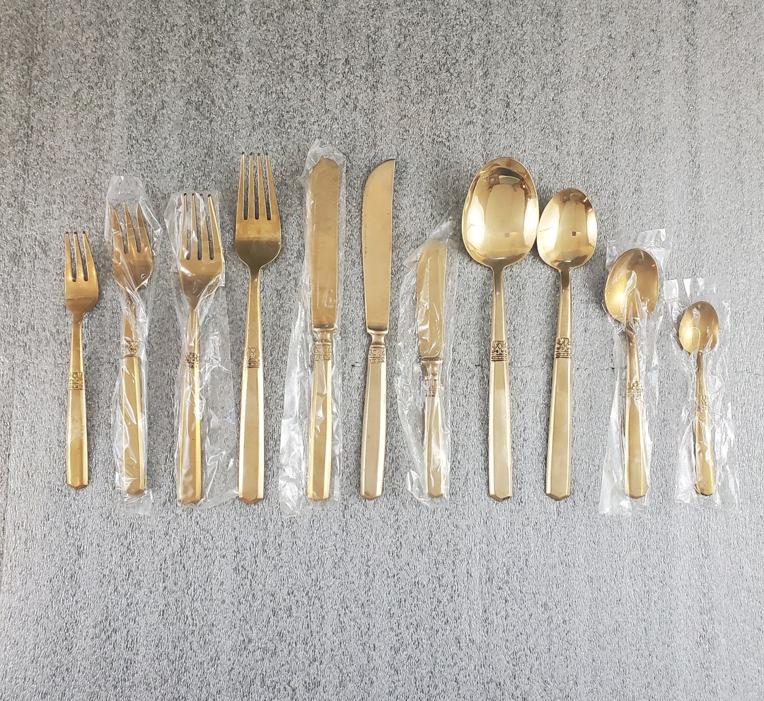 Thai Solid Nickel Bronze Flatware Set in Wood Case 143 Pieces service