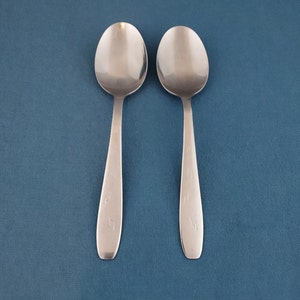 Wallace FALLING LEAVES Stainless ~Soup Spoon 6 7/8" ~ Beautiful Vintage Pattern Flatware ~ Sold in Sets of 2