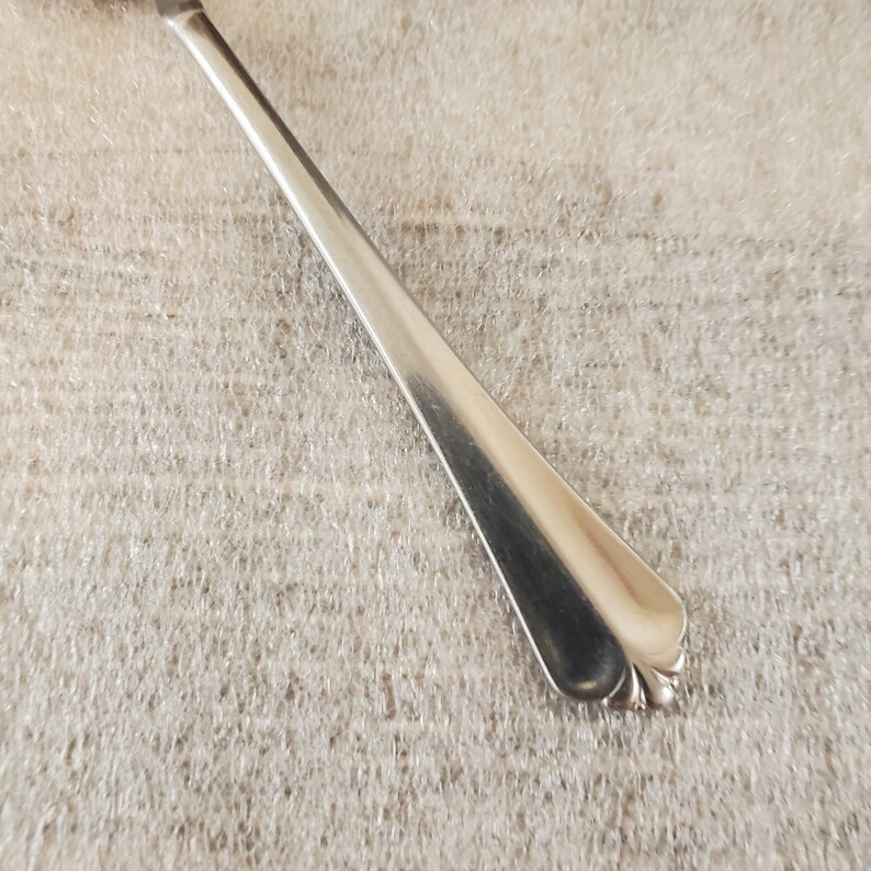 Oneida Stainless Juilliard Glossy Teaspoon Tea Spoon 6 1/8 Beautiful