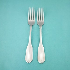Oneida GLORIA ~ Dinner Forks 7 3/8&quot; ~ Glossy Stainless ~ Beautiful Vintage Flatware ~ Sold in Sets of 2