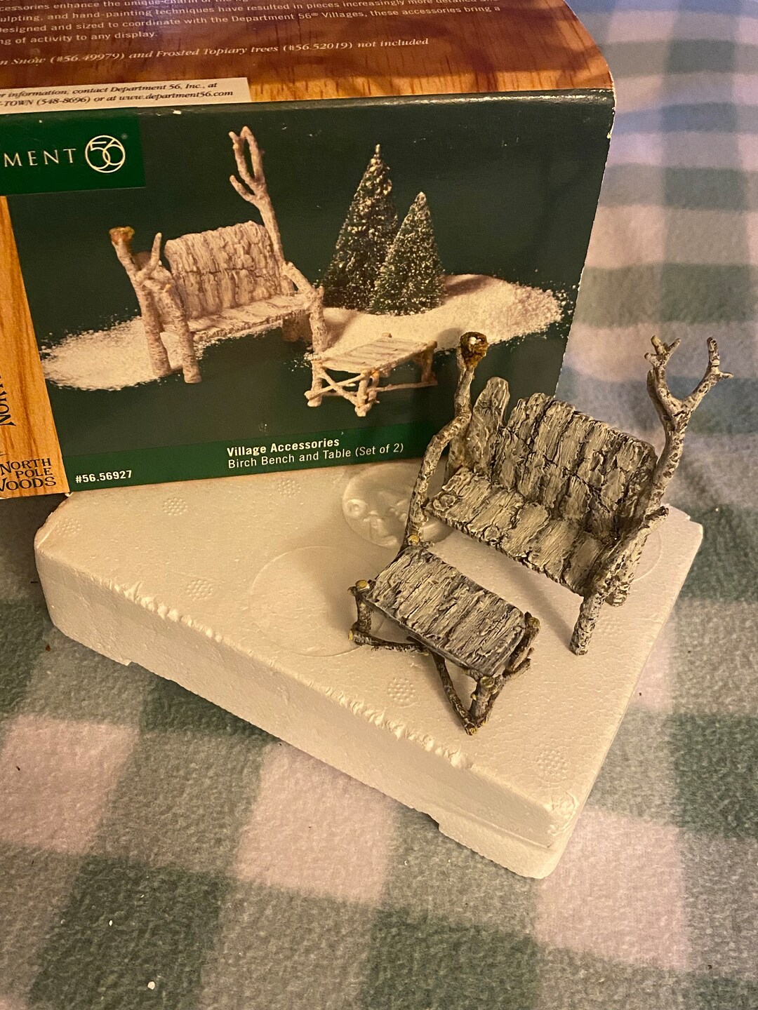 Department 56 Village Lighted Ice Castle Corners Accessory Figurine Set