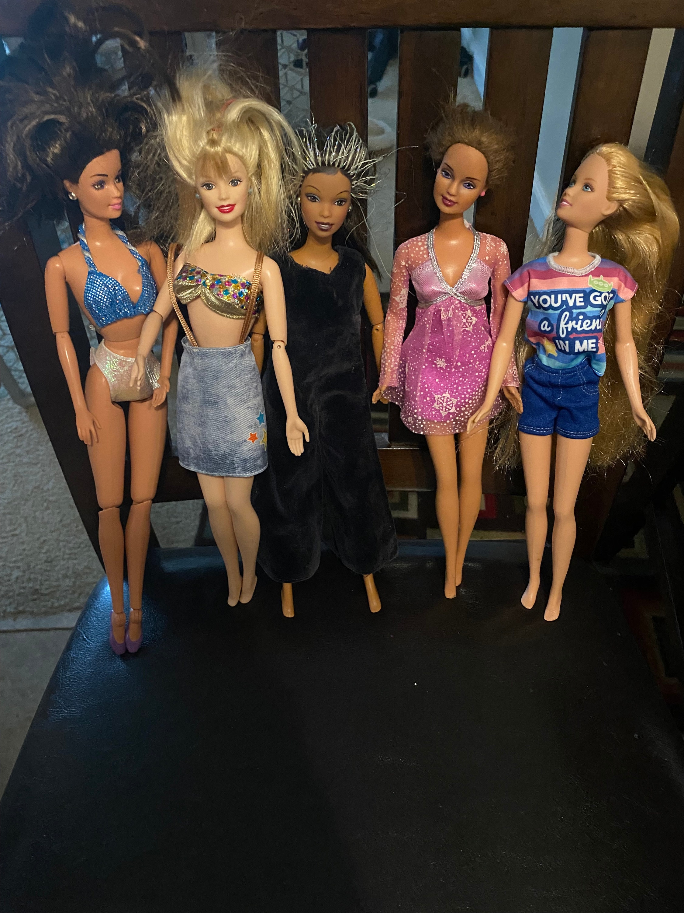 VENDO BARBIE, ACCESSORI PER BARBIE, DISNEY,FURGA E WINX