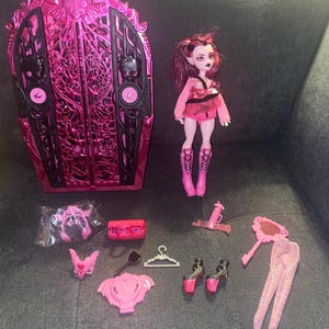Poupée Monster High et casier Draculaura