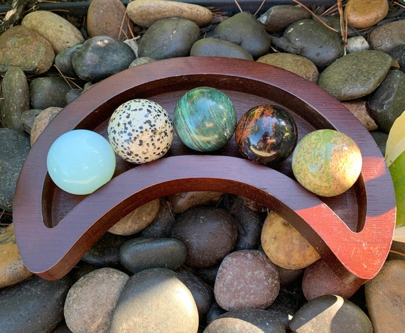 Natural Gemstone Spheres: Reiki, Meditation, and Home Decor