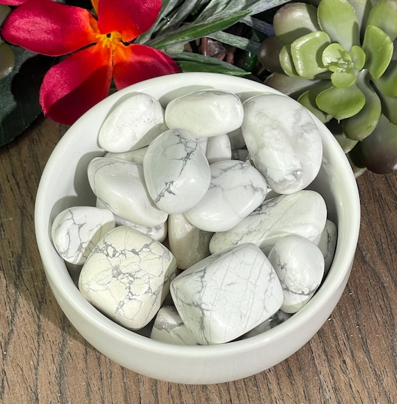 Howlite /Tumbled/Crystal/Calming/Communication/