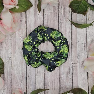 Lime Green Frogs Satin Scrunchie – Cute Frog Print on Black | Soft, No-Crease, Gentle Hold