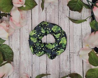 Lime Green Frogs Satin Scrunchie – Cute Frog Print on Black | Soft, No-Crease, Gentle Hold