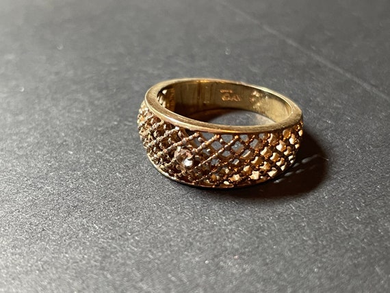 Elegant Goldtone Avon Ring with Hallmark