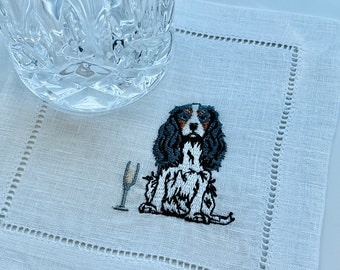 Geborduurde King Charles Cavalier-hondencocktaillinnen servetten, borduur linnen puppyservet, hond met champagneservet, leuk hondendrankservet