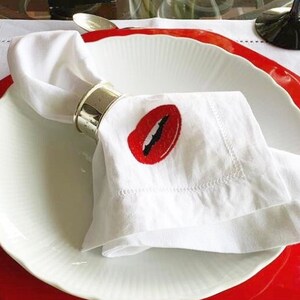 Embroidered Red Lips Dinner Napkin, Embroidered Mouth Dinner Napkins, Lips Beverage Napkins, Bachelorette Wedding Gift Linen Napkins