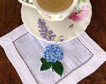 Embroidered Blue Hydrangea White Cocktail Linen Napkins,  Embroidered Pink Hydrangea Dinner Napkins, Luxury Wedding Napkins