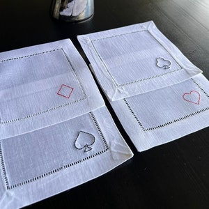 Besticktes Canasta Leinen Set Servietten, Canasta Kartenspiel Servietten, bestickte Canasta Servietten, besticktes Canasta Leinentuch