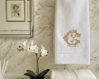 Toalla de baño de lino con inicial bordada personalizada, toalla de lino con inicial vintage, toalla de lino elegante, toalla con inicial bordada personalizada