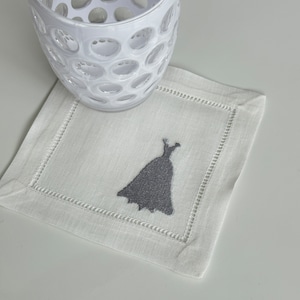 Embroidered Wedding Gown Cocktail Linen Napkin, Wedding Dress Linen Napkin, Personalized Cocktail Napkin, Bachelorette Linen Napkin Gift