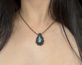 Labradorite Pendant Choker| Handmade Macrame Necklace| Light Brown Necklace| Crystal Healing Jewelry| Boho chic Necklace| Gift for her