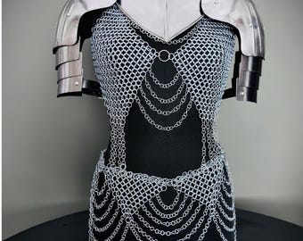 Conjunto de falda y top de malla metálica hechos a mano: armadura medieval vikinga para cosplay.